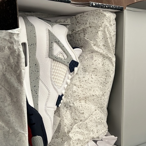 Shoes - Picture 2 of 6